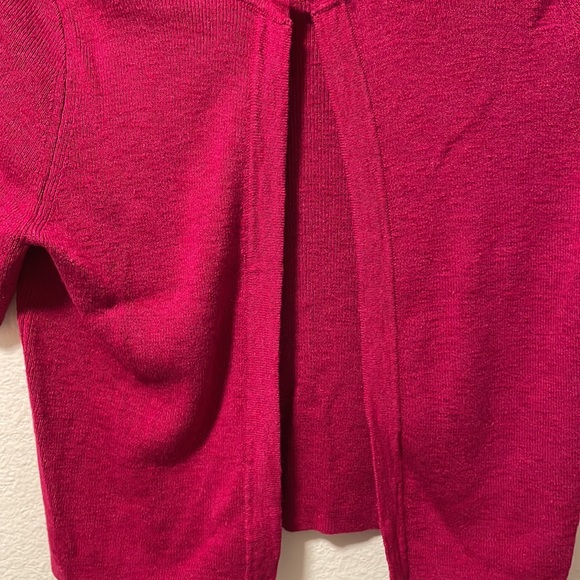 A Fuchsia Banana Republic Cropped Cardigan! - Picture 3 of 11